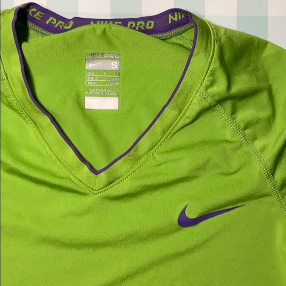 Nike Shirt SIZE S Green Nike Shorts SIZE XS - Picture 2 of 4
